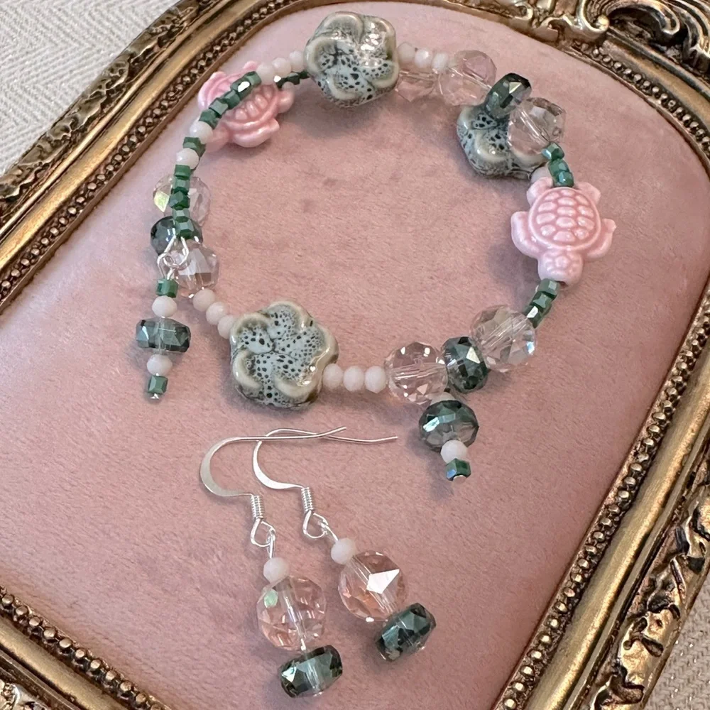 Handmade Pink & Green Ceramic Turtle Flowers Memory Wire Bracelet & Earrings Set - Picture 1 of 9